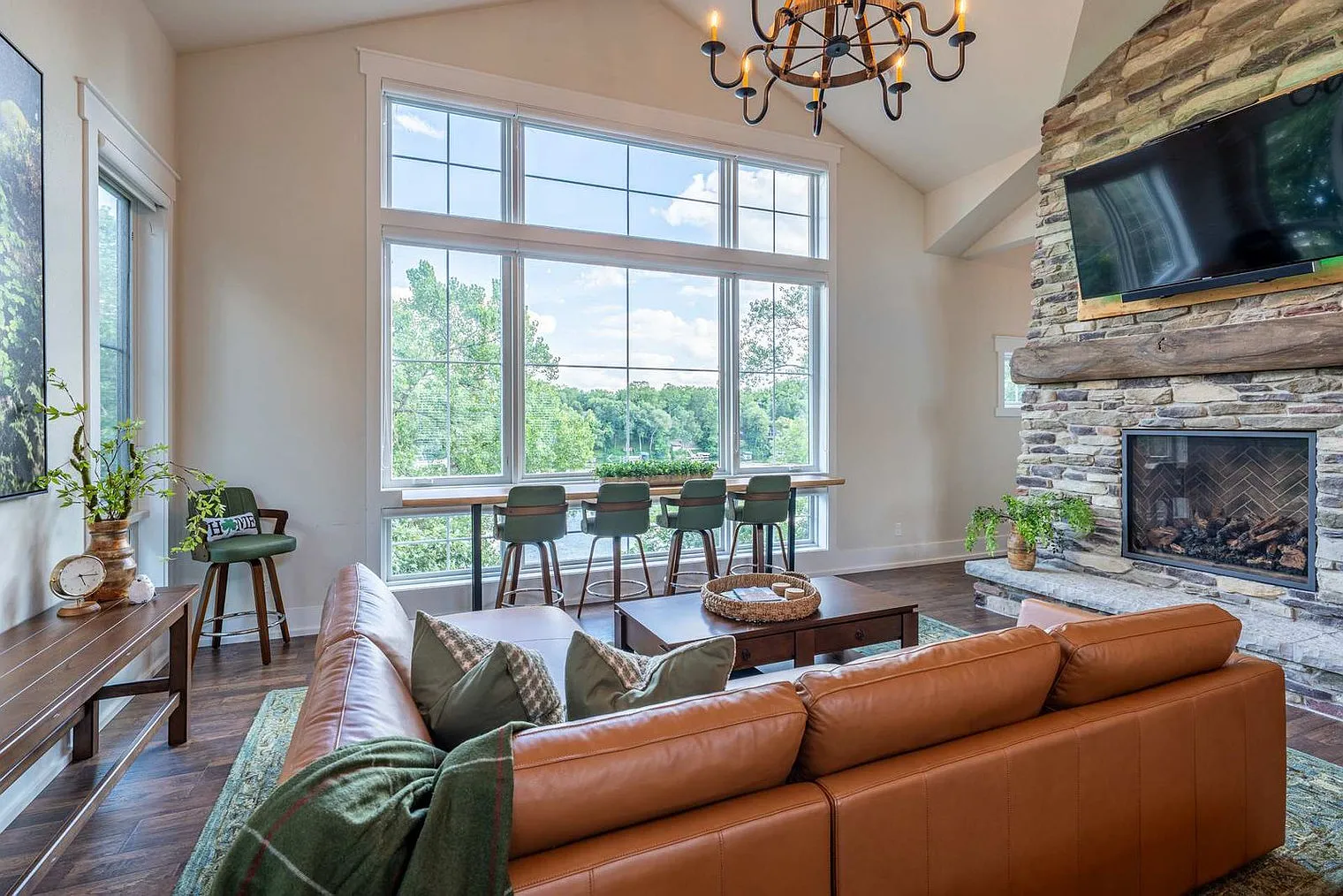 4 bed, 3.0 bath, 3595 sqft, $17,688 — Photo 4