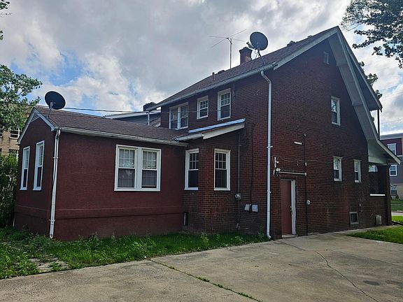 3rd image of 2984 Cleveland Ave