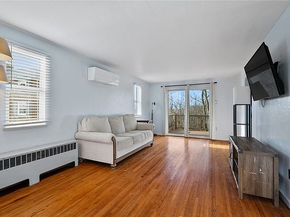 4th image of 126 Gardenview Dr