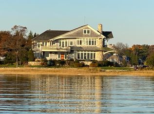 51 Willowmere Cir, Riverside, CT 06878