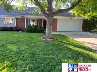 3240 Jamestown Rd, Lincoln, NE 68516