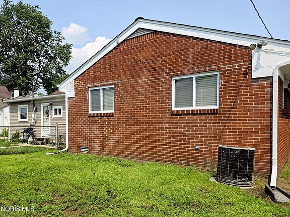 4th image of 1534 Oakmont St