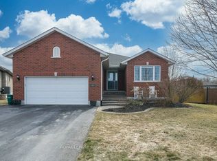 21 Forest Valley Dr, Quinte West, ON K0K2C0