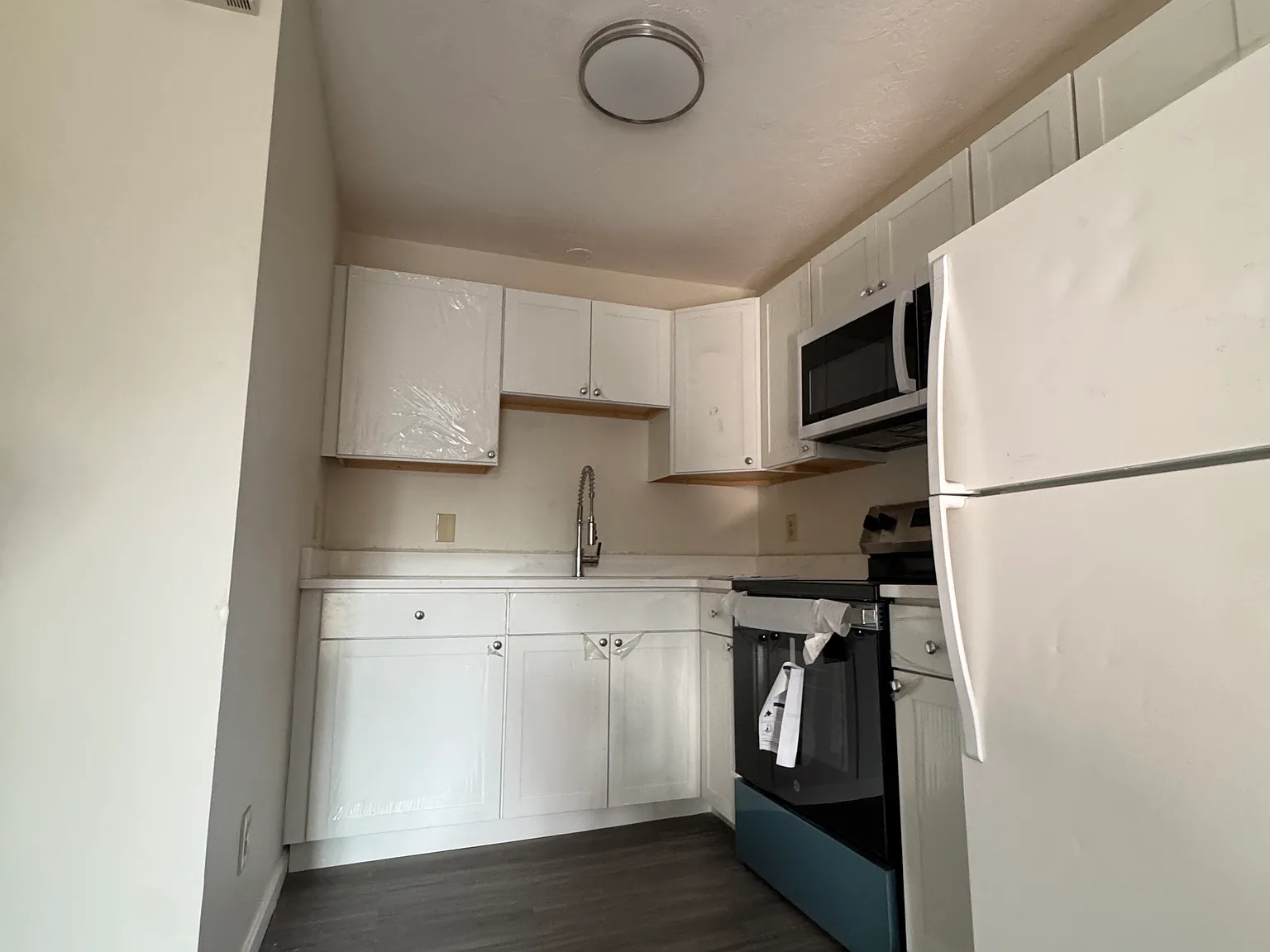 2 bed, 800 sqft, $2,550 — Photo 2