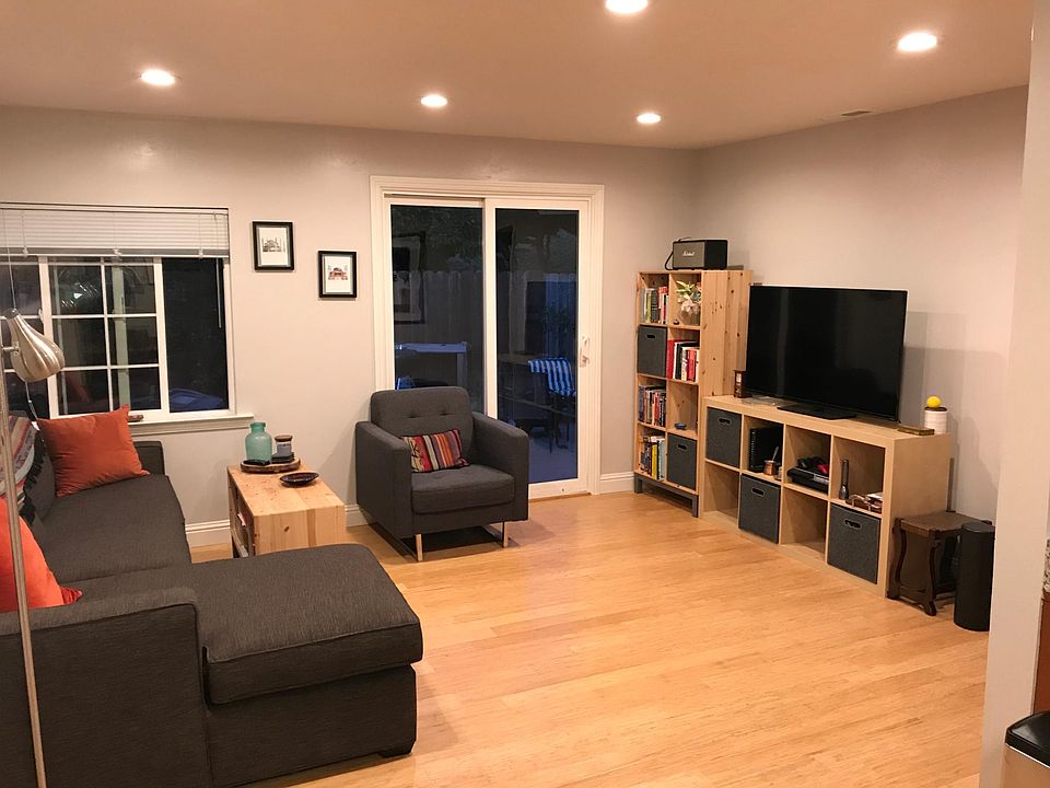 1st image of 885 Park Dr APT B