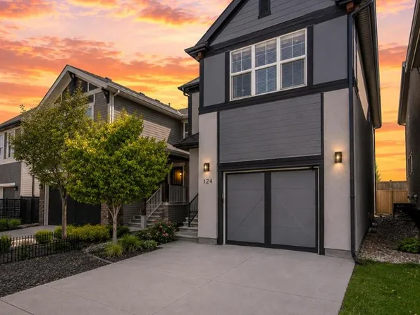 124 S Masters Cres SE, Calgary, AB T3M 2M9