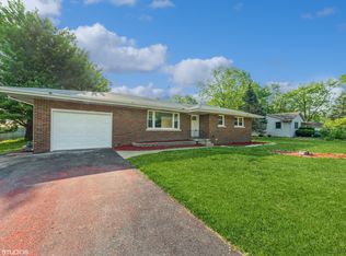 108 Roberts Rd, New Lenox, IL 60451