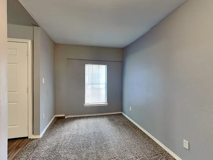 3 bed, 2.0 bath, 1776 sqft, $1,925 — Photo 4