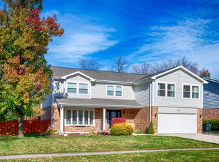 1128 Pine Tree Ln, Libertyville, IL 60048