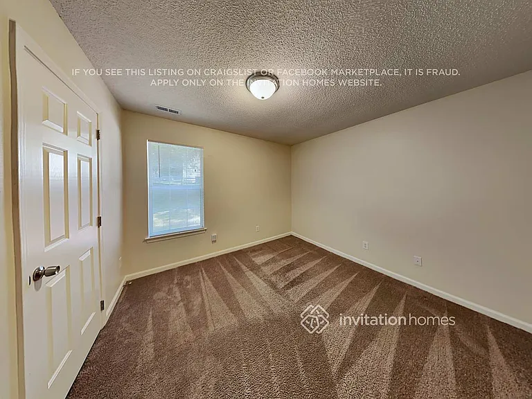 7805 Royce Hall Ln — Photo 14