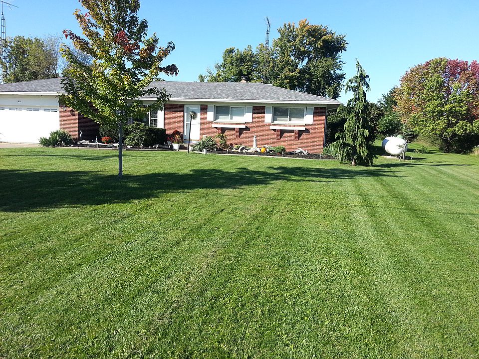 2nd image of 8223 Cedar Point Rd
