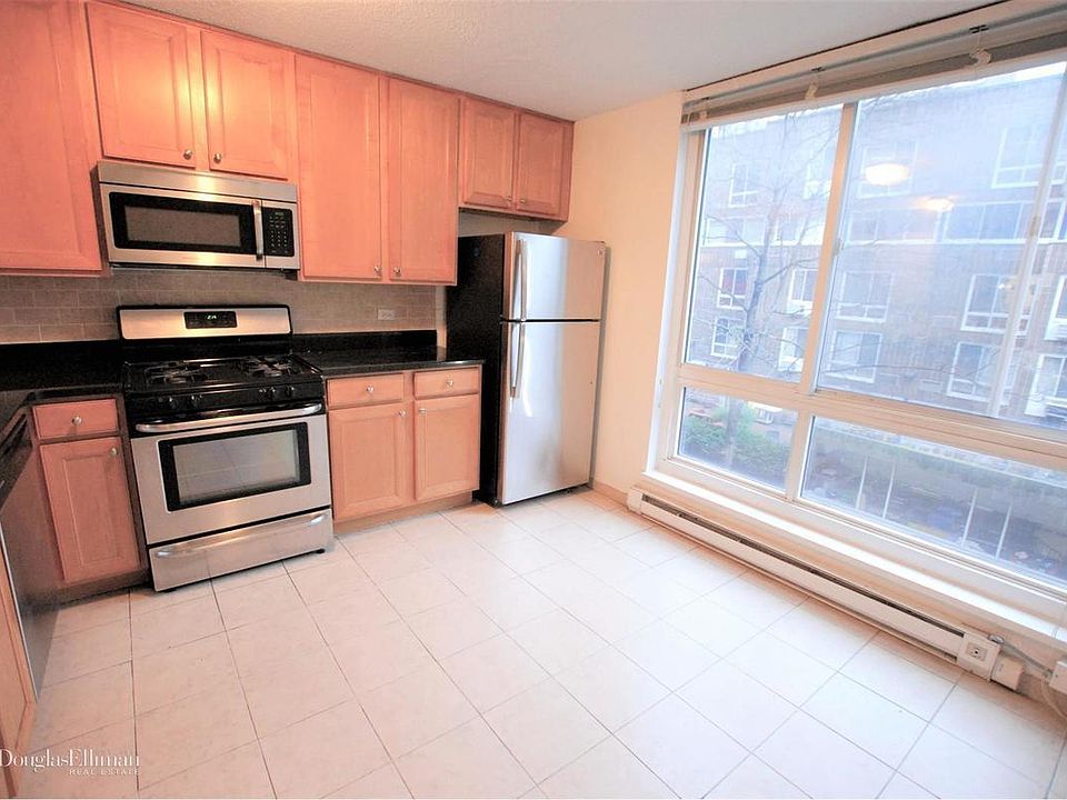 1st image of 540 Main St APT 428