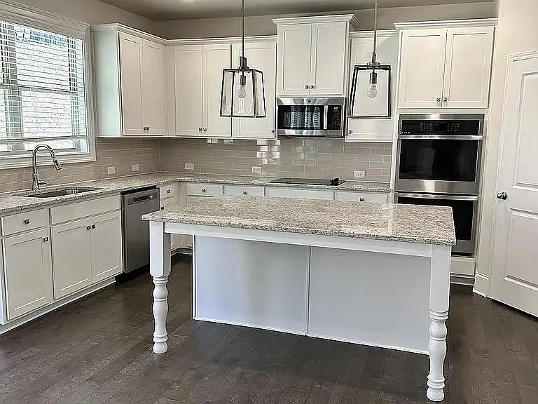 1850 Silver Crest Way — Photo 9
