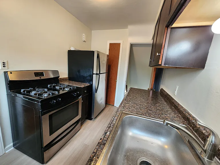 921 Vernier Rd #1 — Photo 21