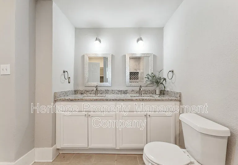 1031 Schley Ave — Photo 15