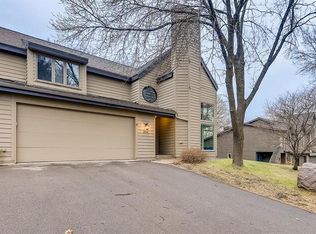 6848 Stonewood Ct, Eden Prairie, MN 55346