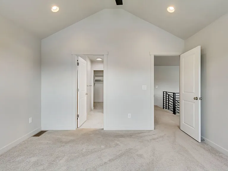 2412 N Sunmore Way — Photo 11