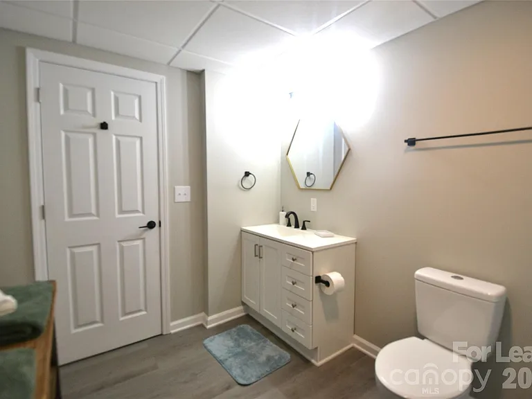 120 Cardinal Dr N — Photo 17