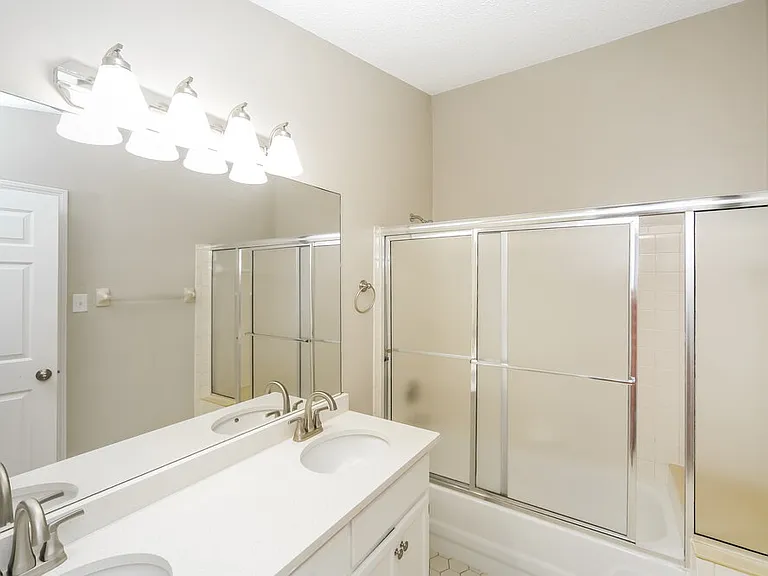 7203 Atterbury Cir E — Photo 10