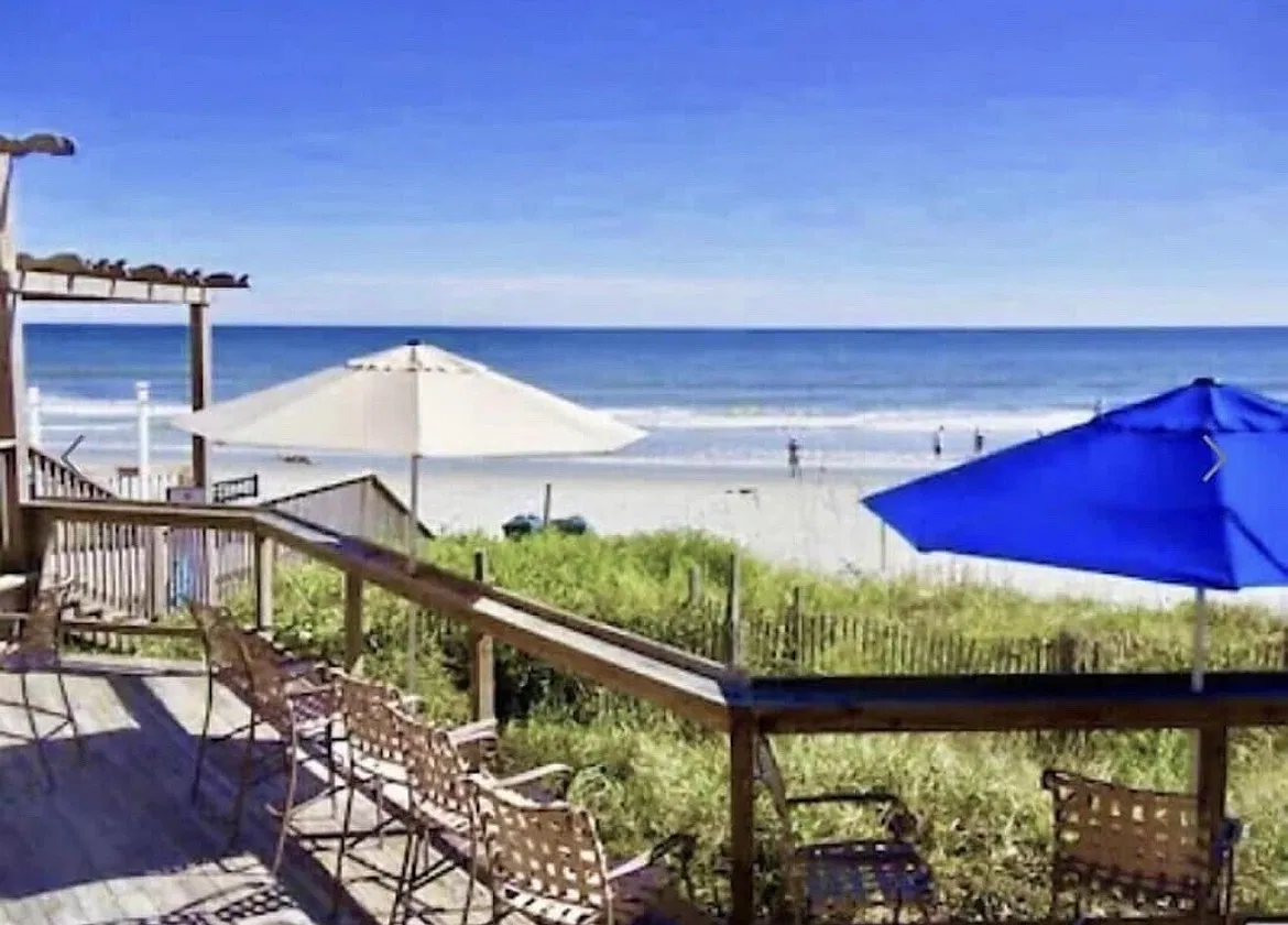 9994 Beach Club Dr — Photo 3