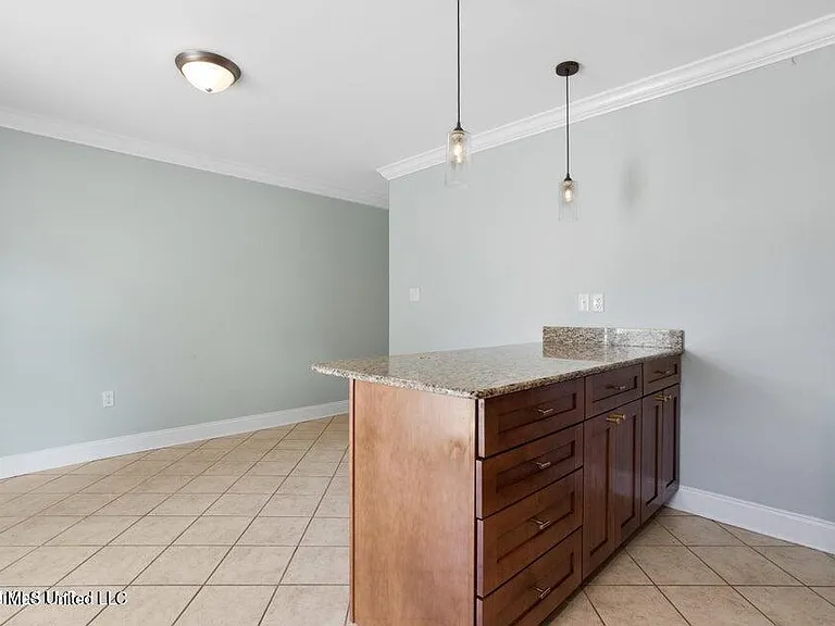 808 Desoto St #7 — Photo 5