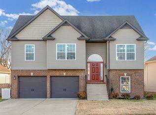1382 Bruceton Dr, Clarksville, TN