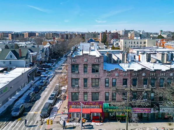 9224 3rd Avenue image 1 of 10