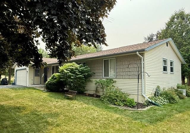 1st image of 863 S Lansing Ave