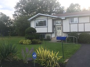 415 Dusty Ln, Jefferson Township, PA 18436