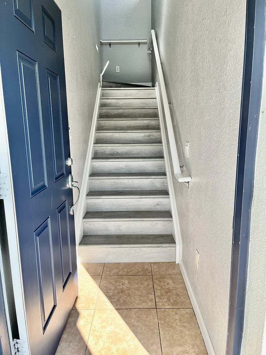 Building Photo - 4550 SW 52nd Cir #110