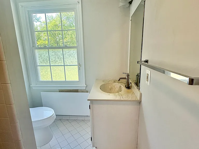 703 Kentland Dr — Photo 33