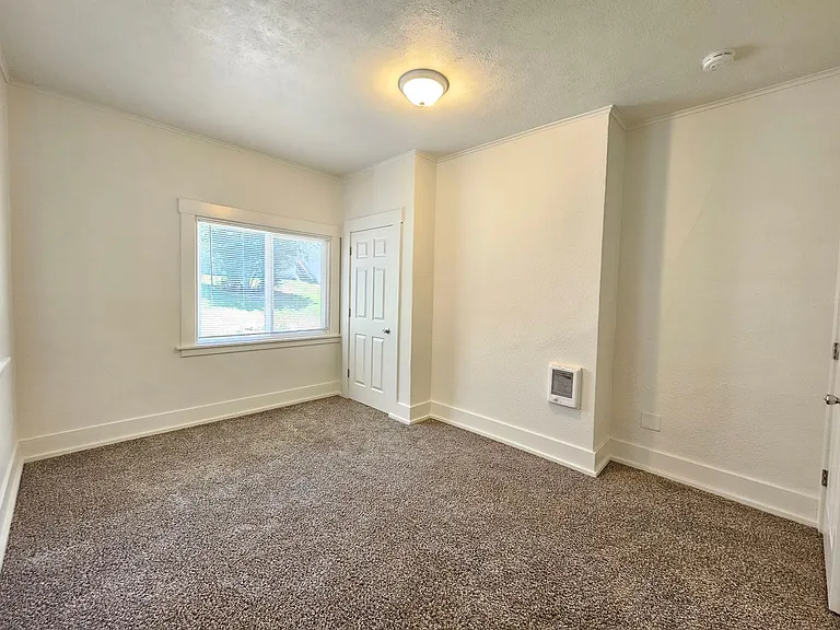 819 W 11th Ave — Photo 20