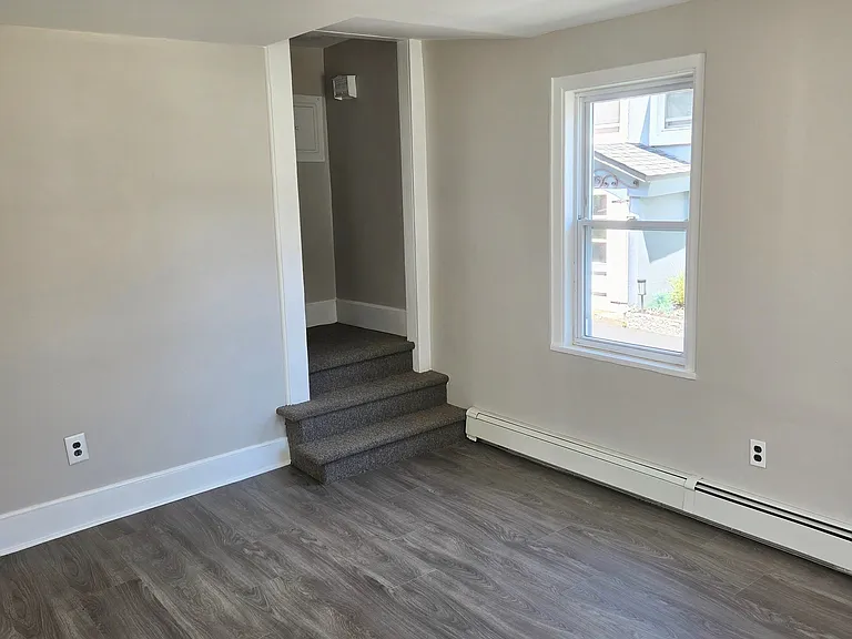 7 Oak St — Photo 5