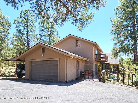 3rd image of 324 Davis Ct