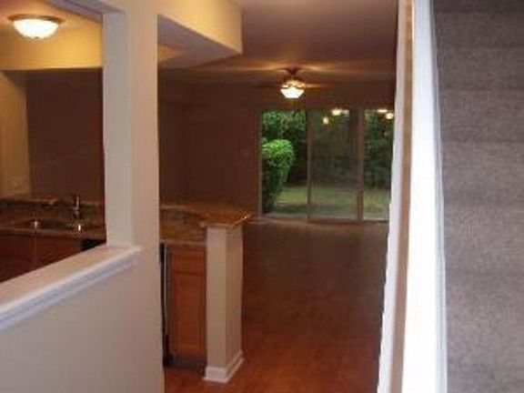 4th image of 30 Abbey Ln
