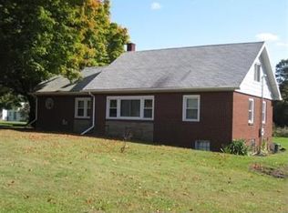 2511 S Sand Lake Rd, Hillsdale, MI 49242