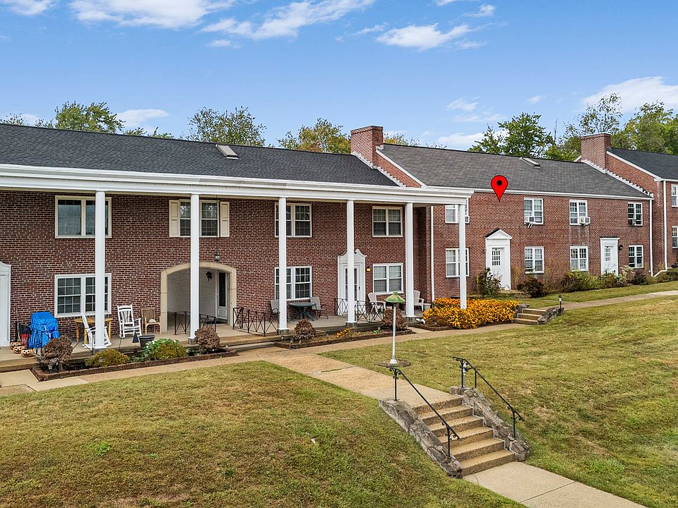 1st image of 200 Maplewood Dr APT D8