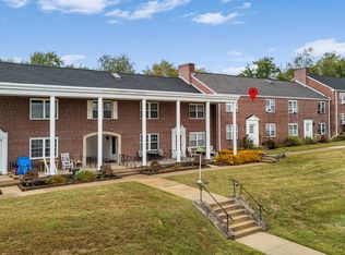 200 Maplewood Dr APT D8, Pottstown, PA 19464