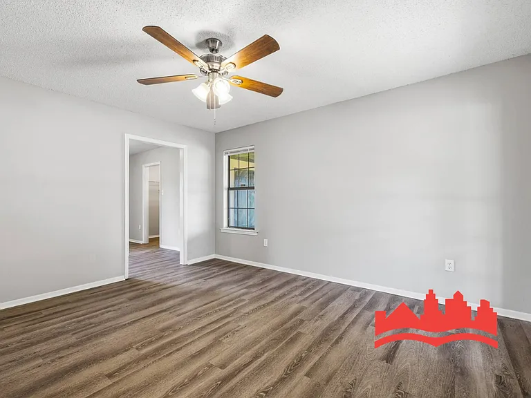 10372 Lafayette Dr — Photo 9