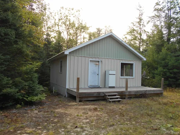 40 Garden Grade Rd, Cooks, MI 49817