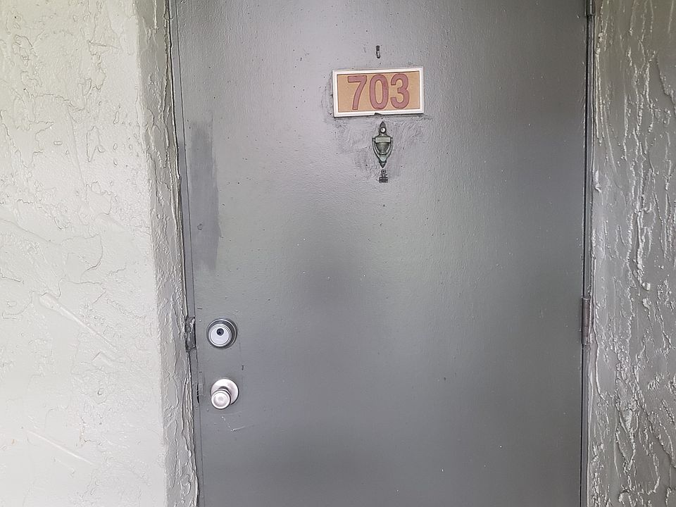 1st image of 2200 Gladys St APT 0703