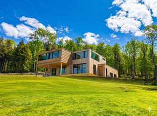59 Garden Loop Road, Winhall, VT 05340