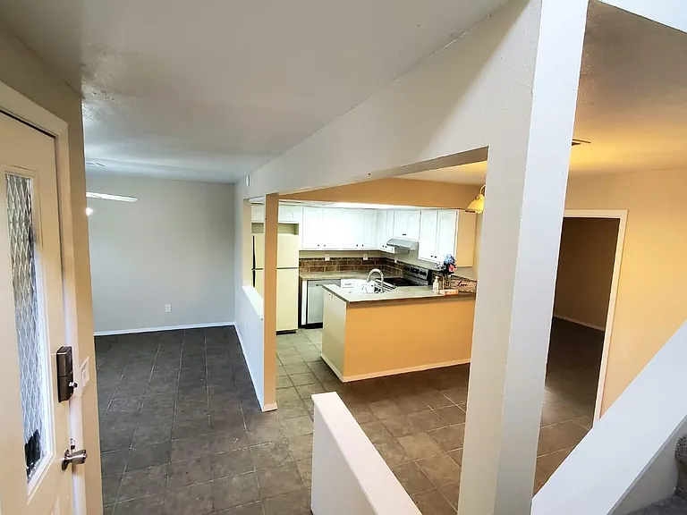 33 Nantucket Dr — Photo 4