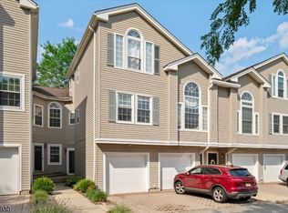 7 Witherspoon Ct, Morristown, NJ 07960
