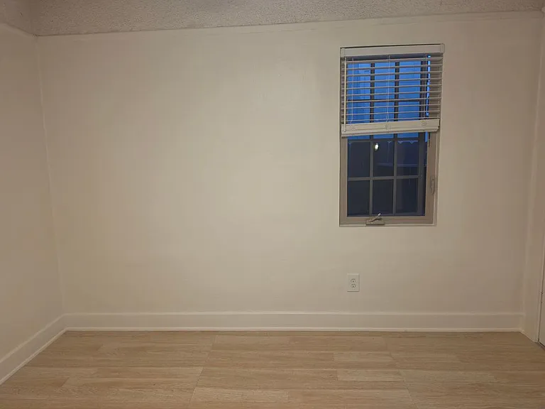 1410 W Washington Ave — Photo 6