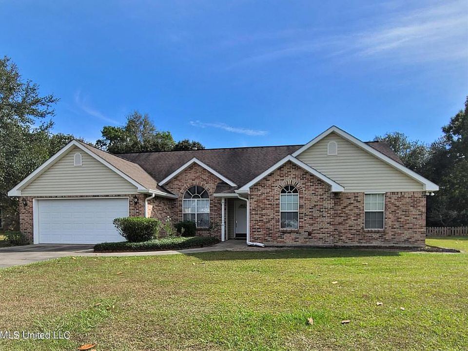 1st image of 213 Hilltop Dr