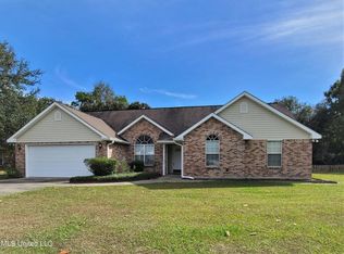 213 Hilltop Dr, Carriere, MS 39426
