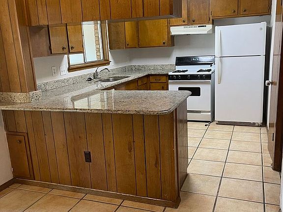 5th image of 8809 Darlina Dr
