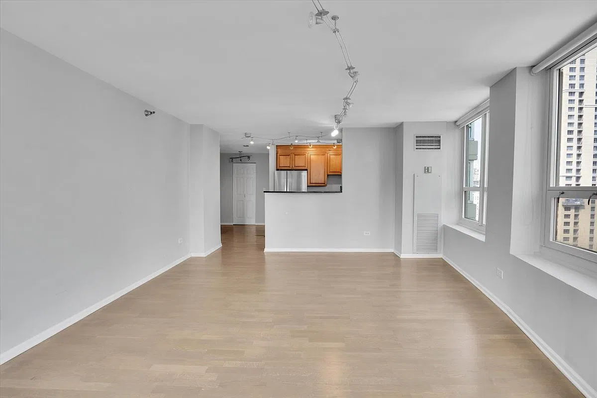 2 bed, 1200 sqft, $3,500 — Photo 4
