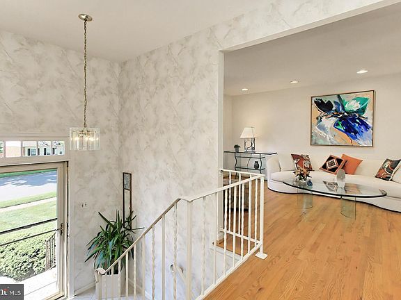 5th image of 8702 Queen Elizabeth Blvd
